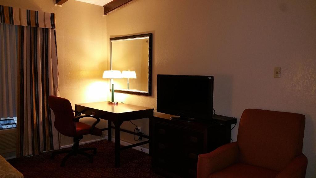 Knights Inn And Suites Waxahachie
