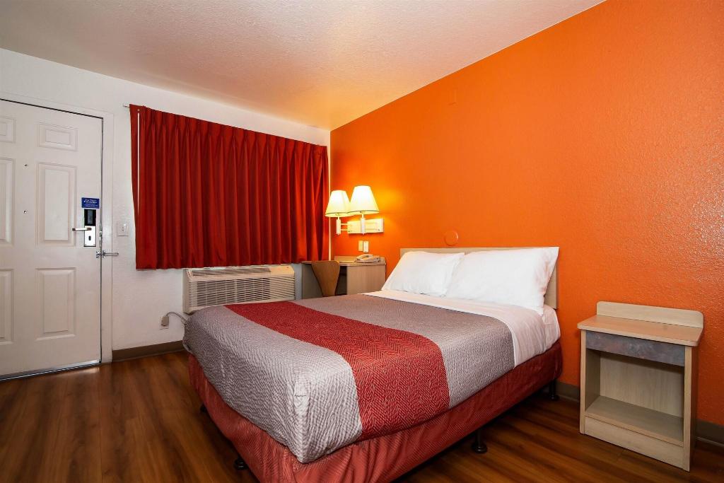 Motel 6 Palm Springs East E Palm Canyon