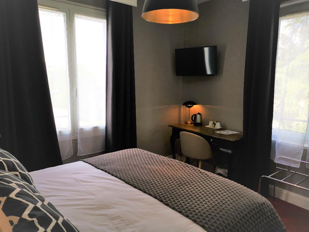 Logis Hôtel Du Boeuf Couronné