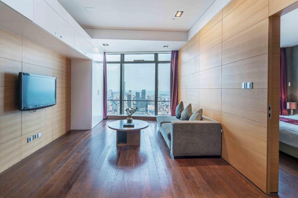 Grand Madison Qingdao Harbour View Central