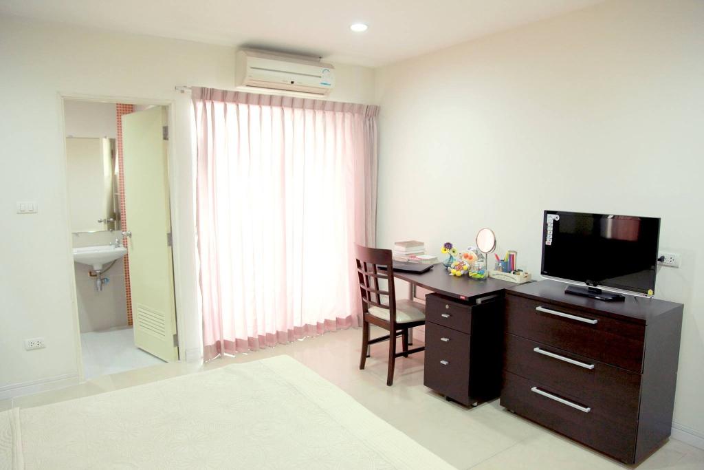 Meesook Residence