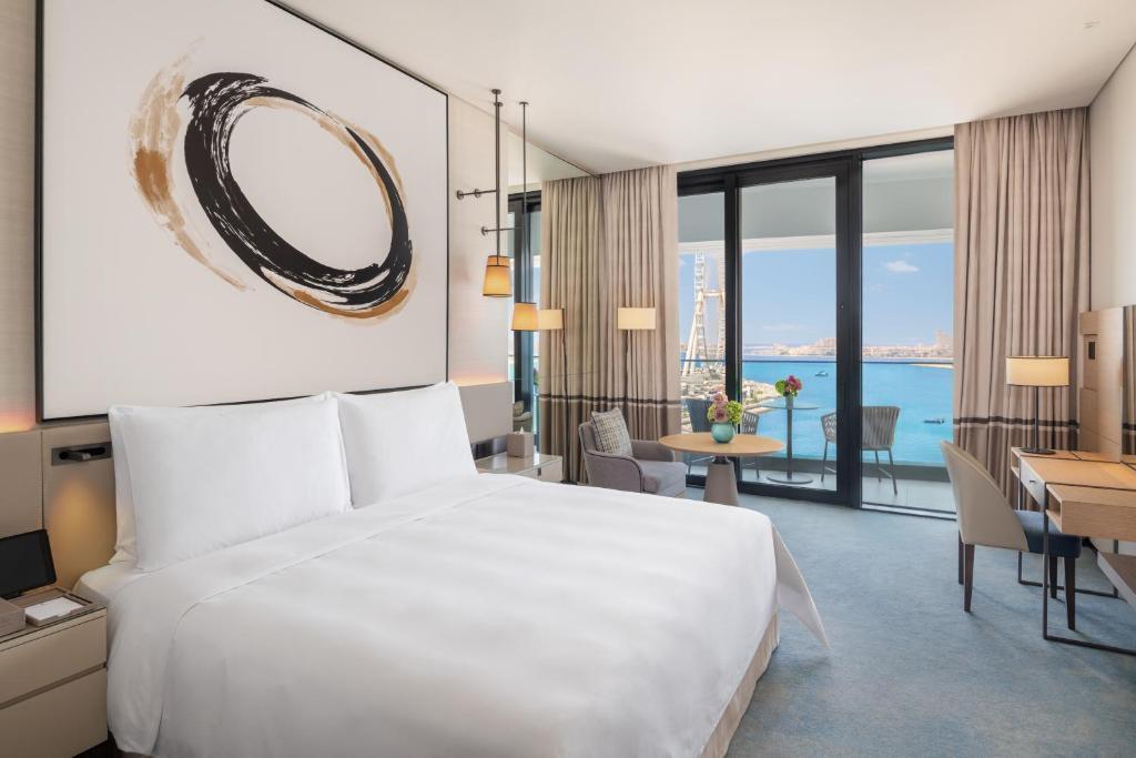 Deluxe Marina City View Room with Balcony photo 1