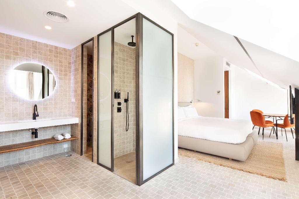 Atocha Hotel Madrid, Tapestry Collection by Hilton, Barrio de las Letras & Atocha