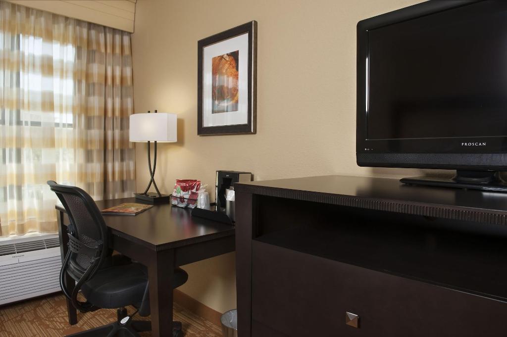 Branson Hillside Hotel