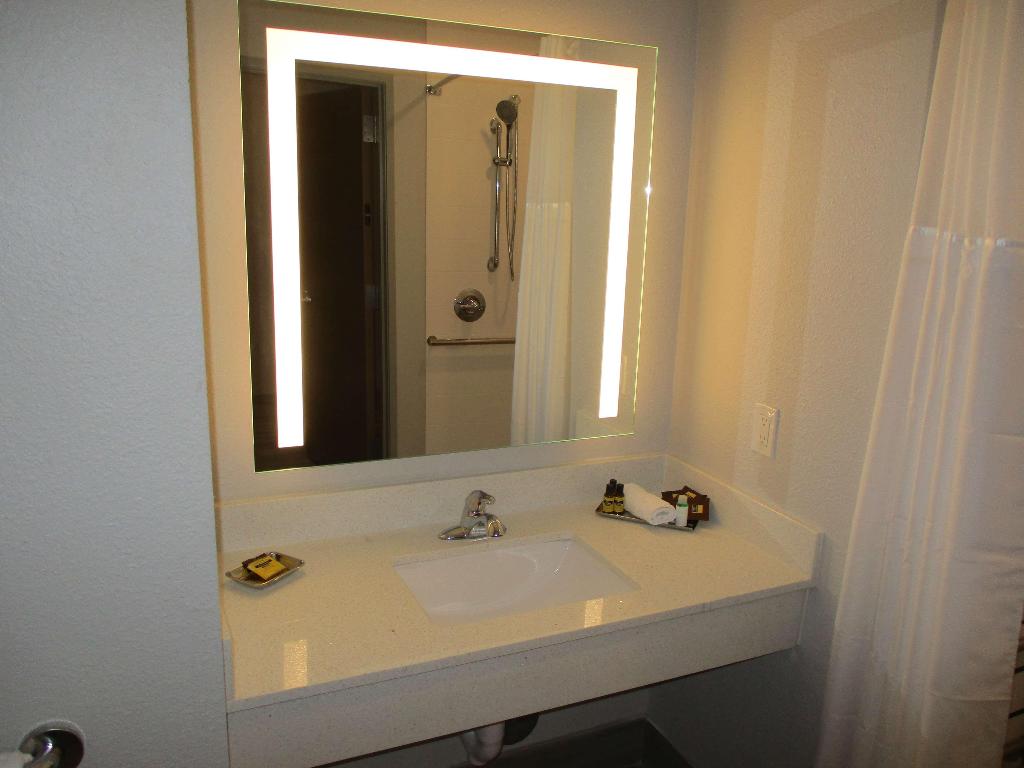 Merica inn & suites