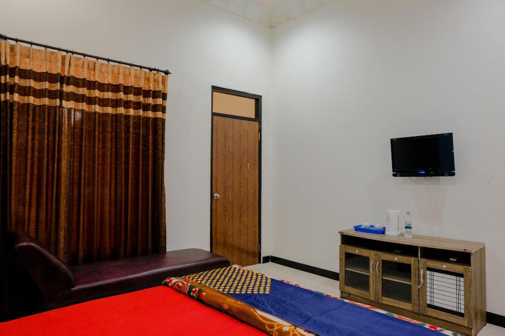 Spot On 1971 Hotel Dewi
