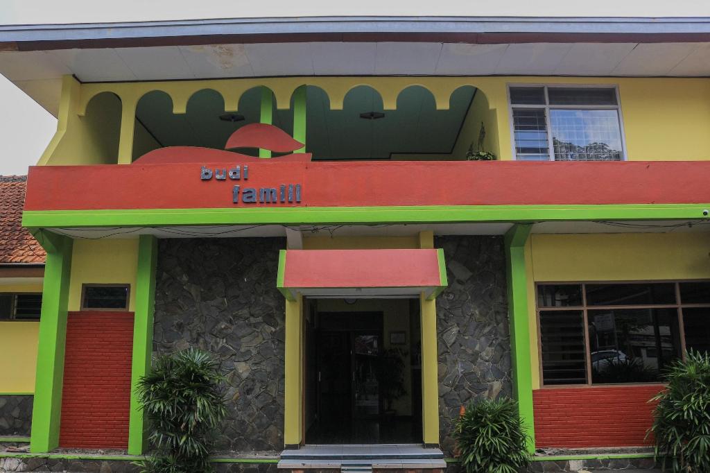 Oyo Life 1708 Hotel Budi Famili 1 Syariah