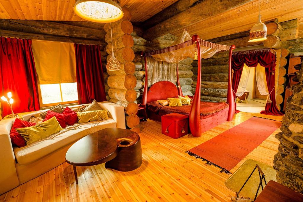Kakslauttanen Arctic Resort