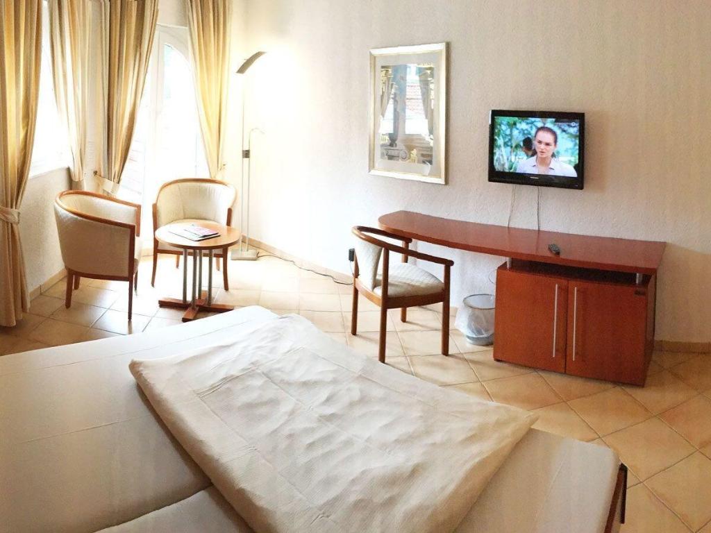Hostellerie Bacher Gmbh