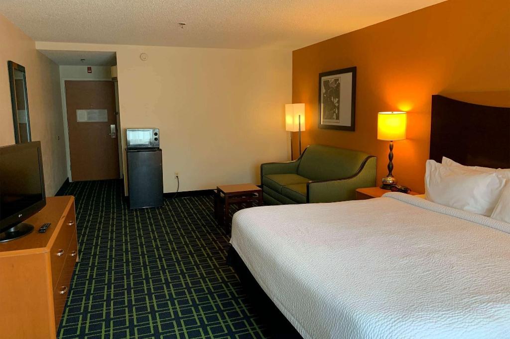 Country Inn & Suites Radisson Fayetteville I-95 NC