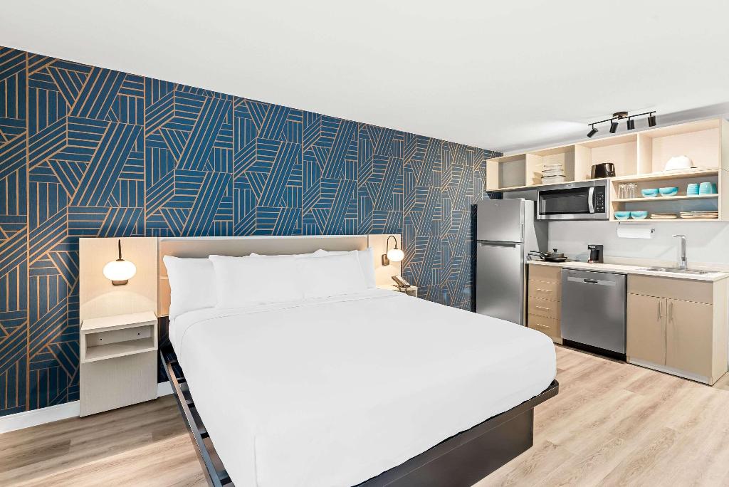 MainStay Suites Columbus North - Worthington