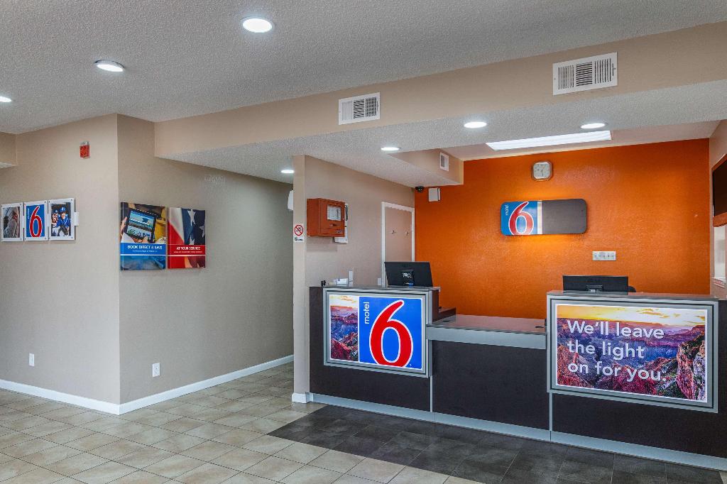 Motel 6 Waxahachie