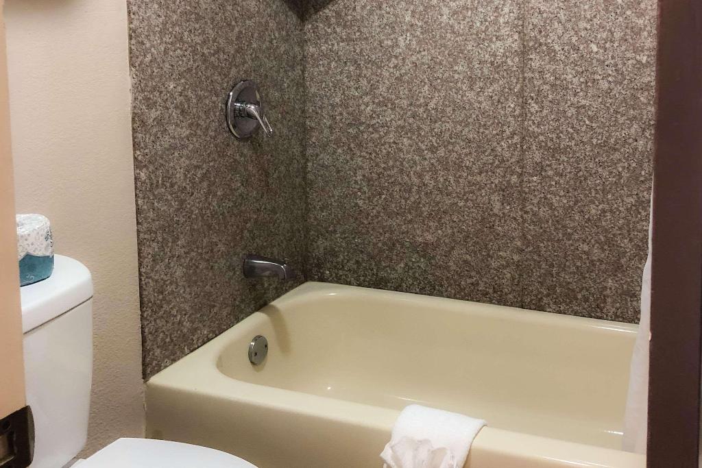 Quality Inn Madisonville