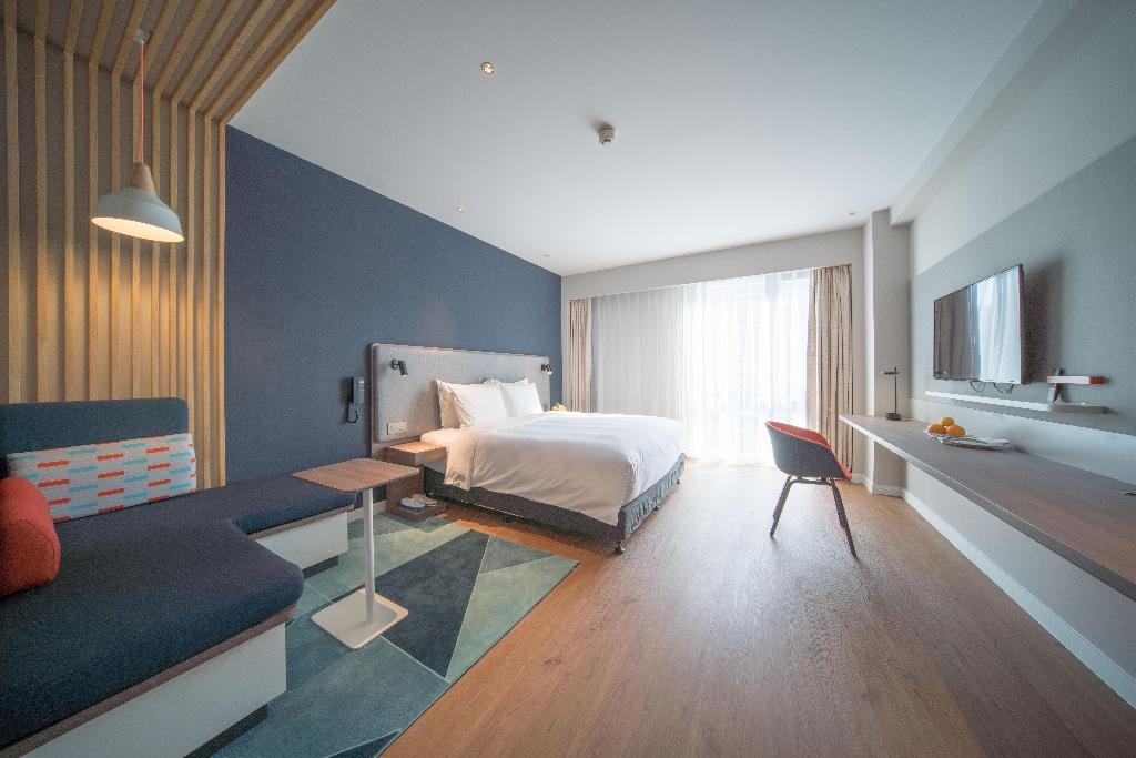 Holiday Inn Express Shanghai Huijin
