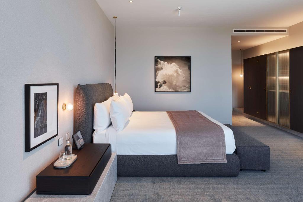 Eos by SkyCity