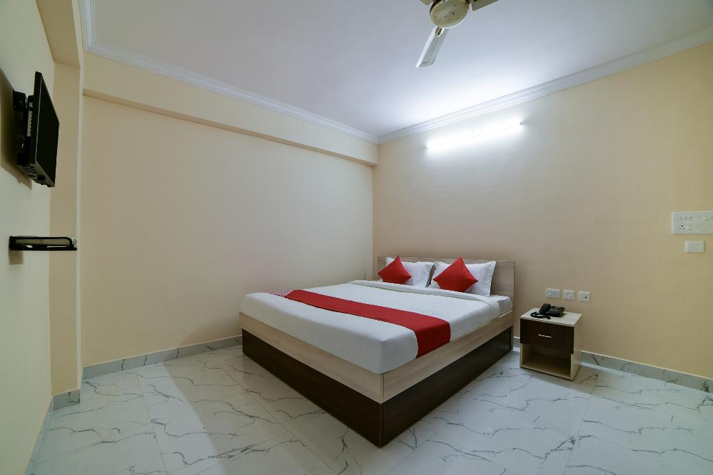 OYO 17315 Opal Residency