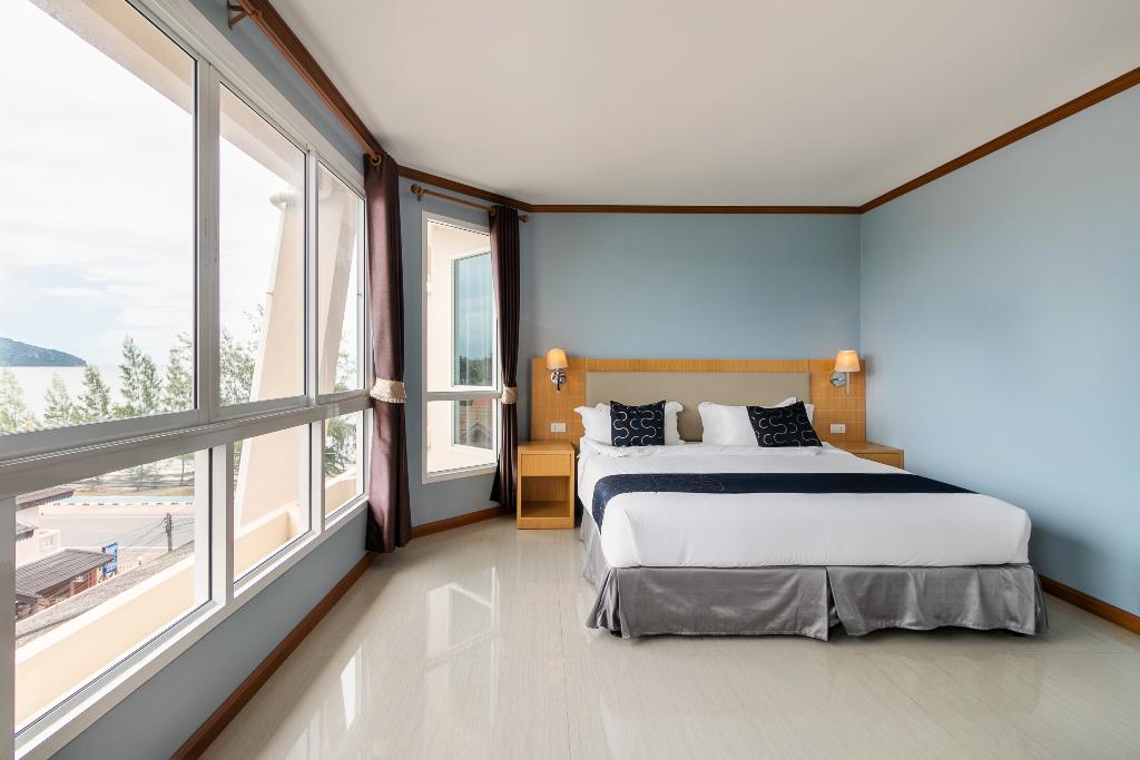 Capital O 1008 Golden Beach Boutique Resort