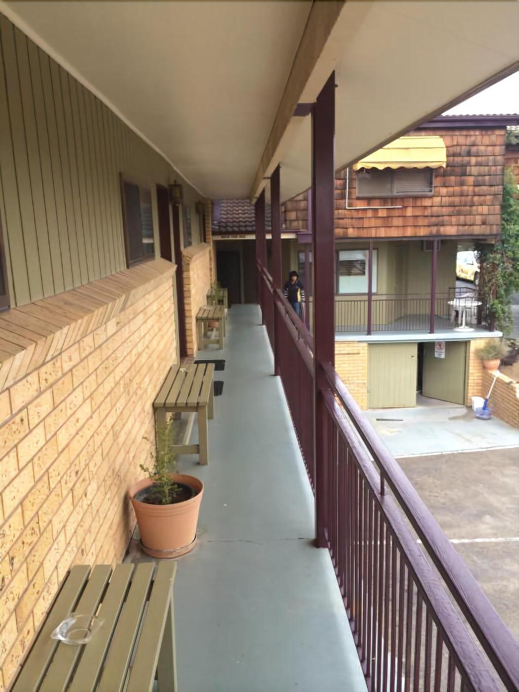Young Goldrush Motel