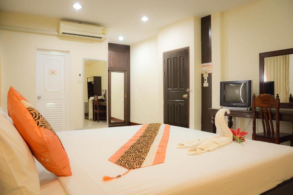 Submukdaphoomplace Hotel