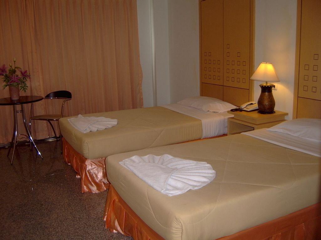 Maneerote Hotel Surin
