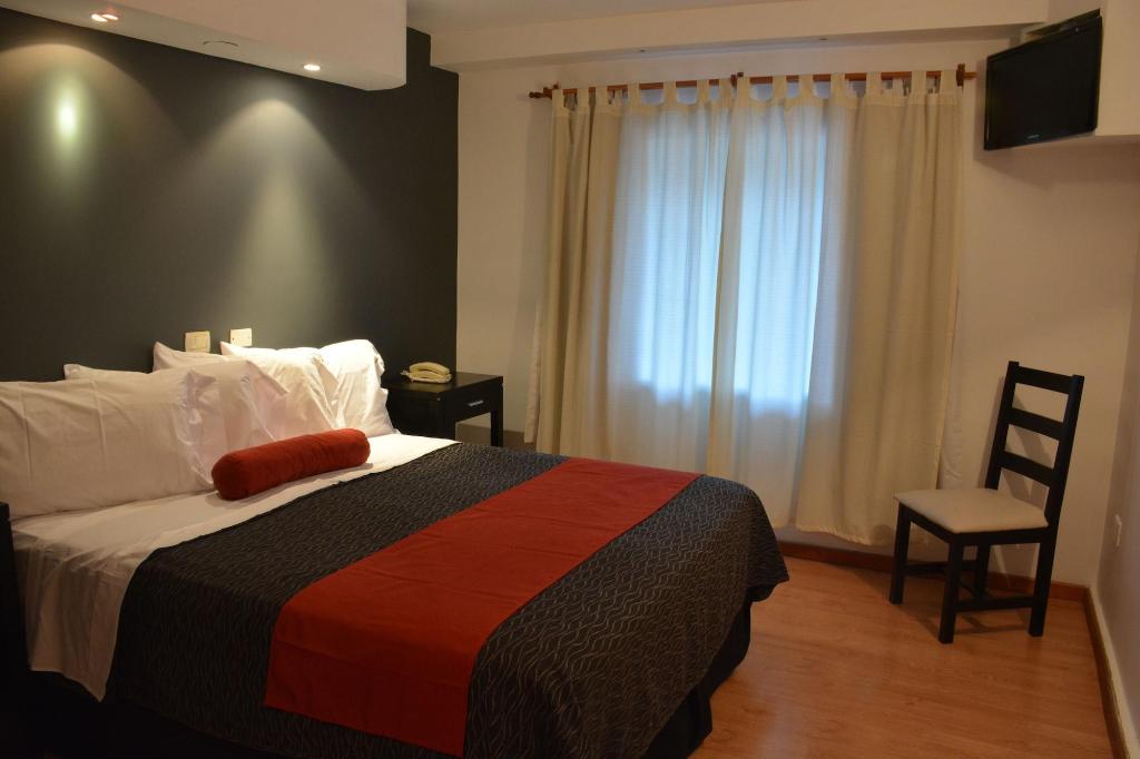 Piazza Hotel