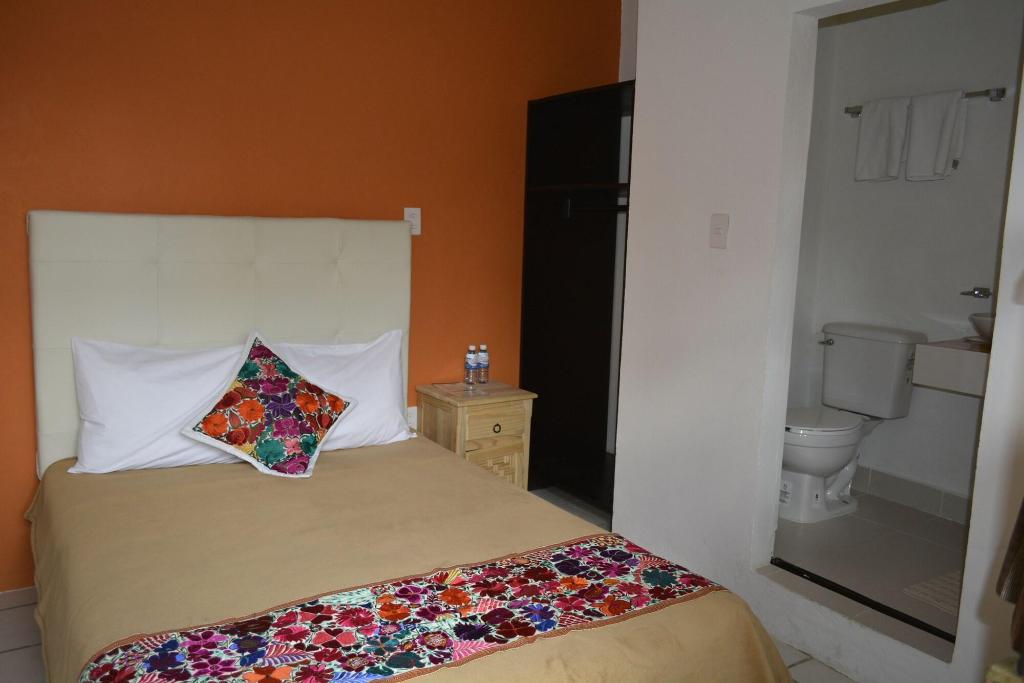 Los Altos Hotel