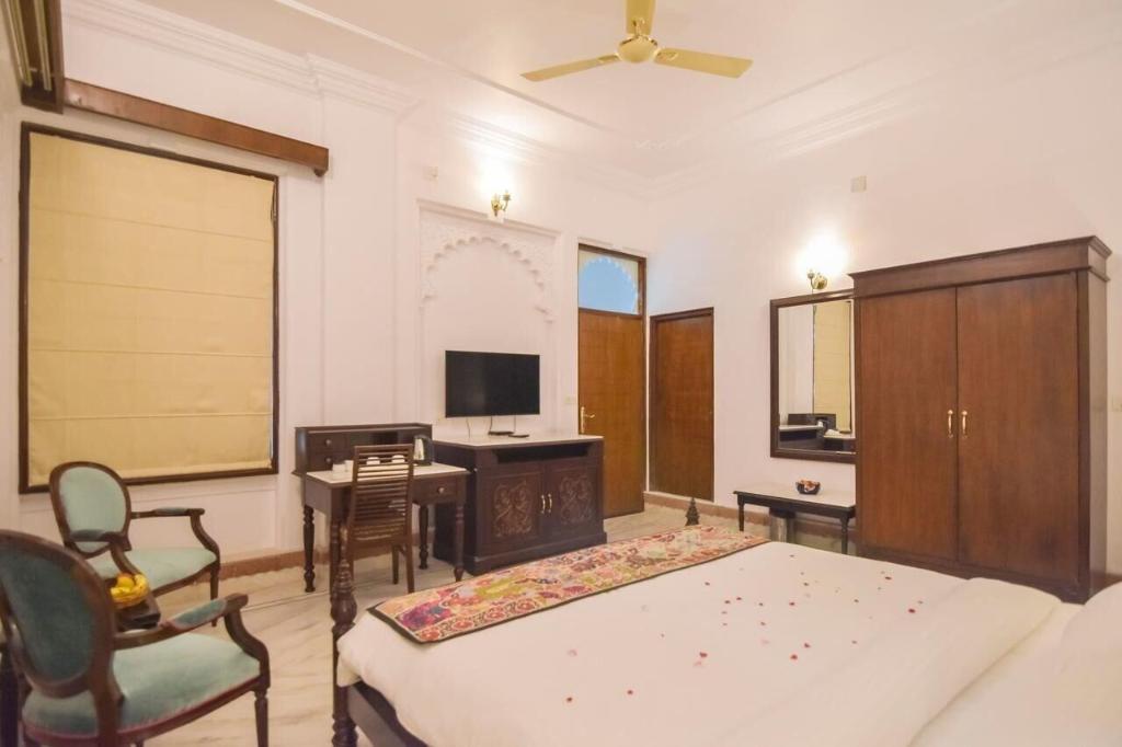Hotel Raj Kuber