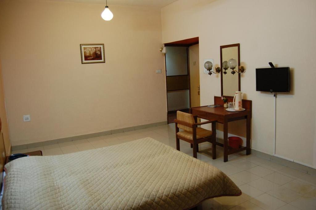 Hotel Raviraj