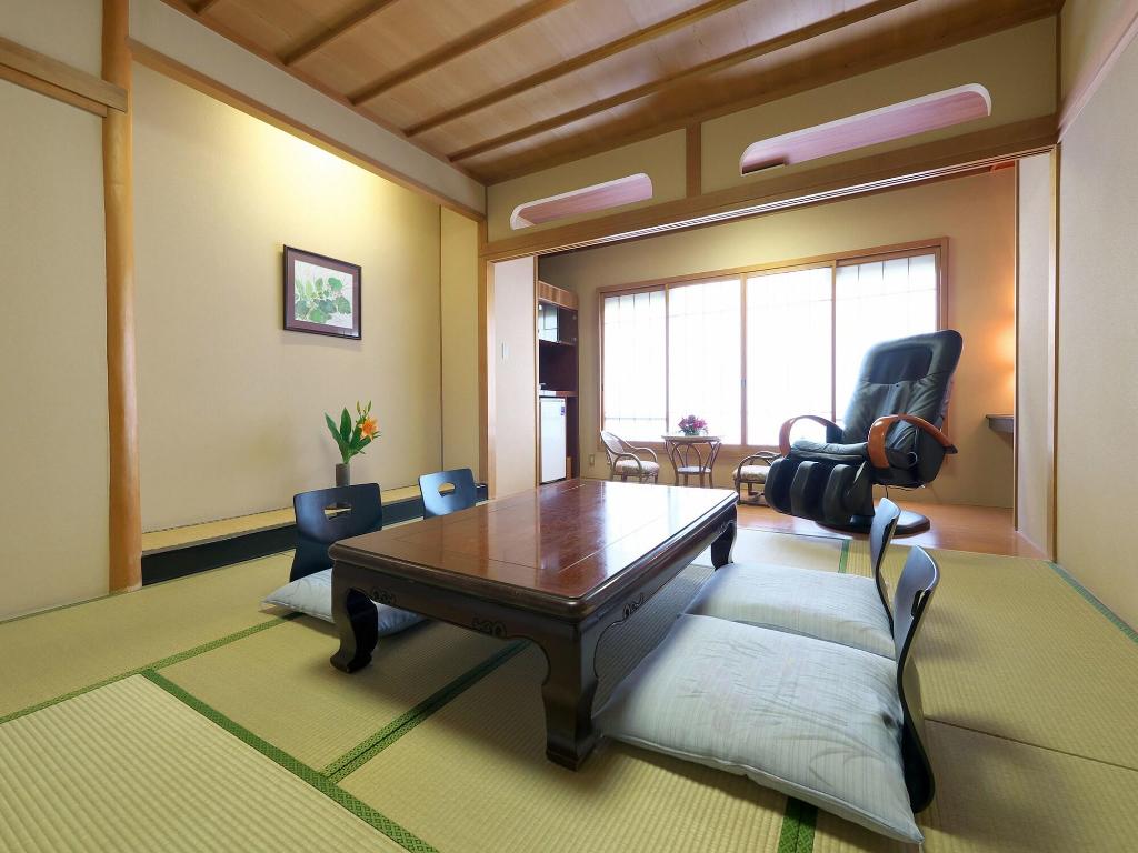 Yuraku Hotel