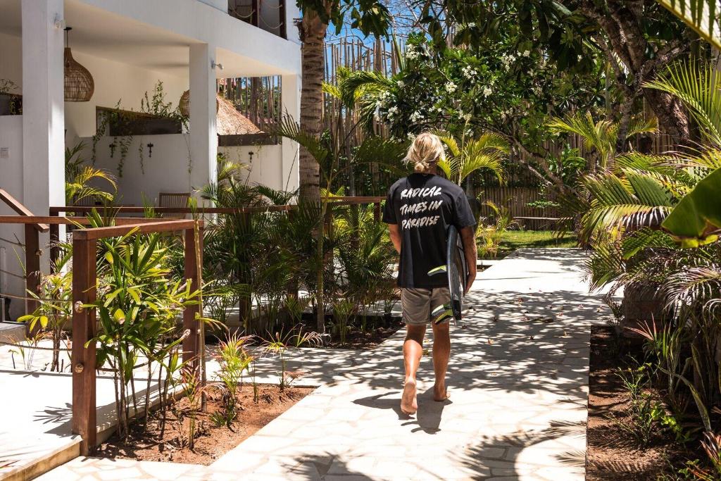 Ohana's Beachfront Resort & Beach Club