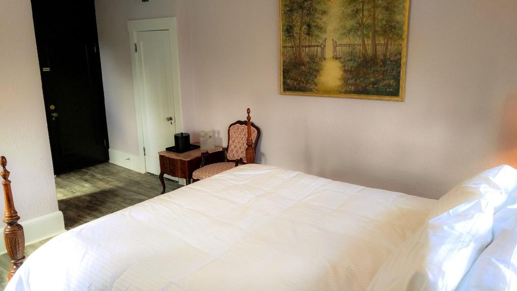 The Deland Hotel
