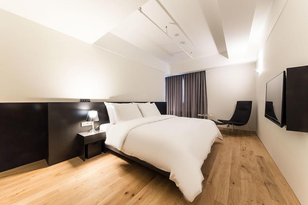 Hotel 498