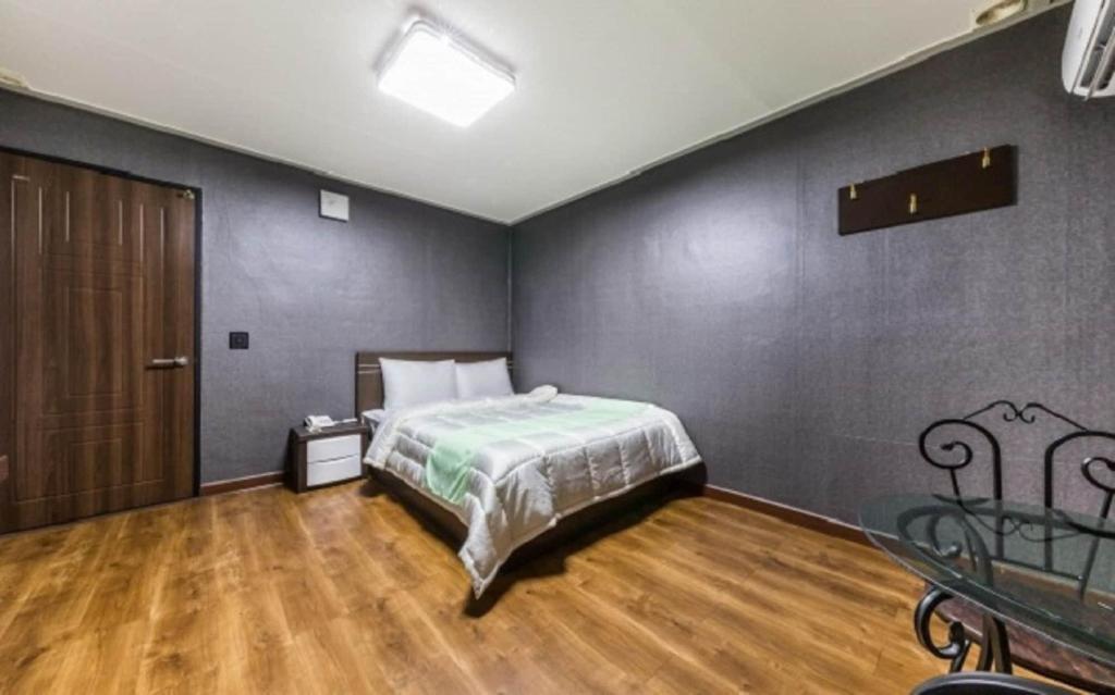 Cf Motel