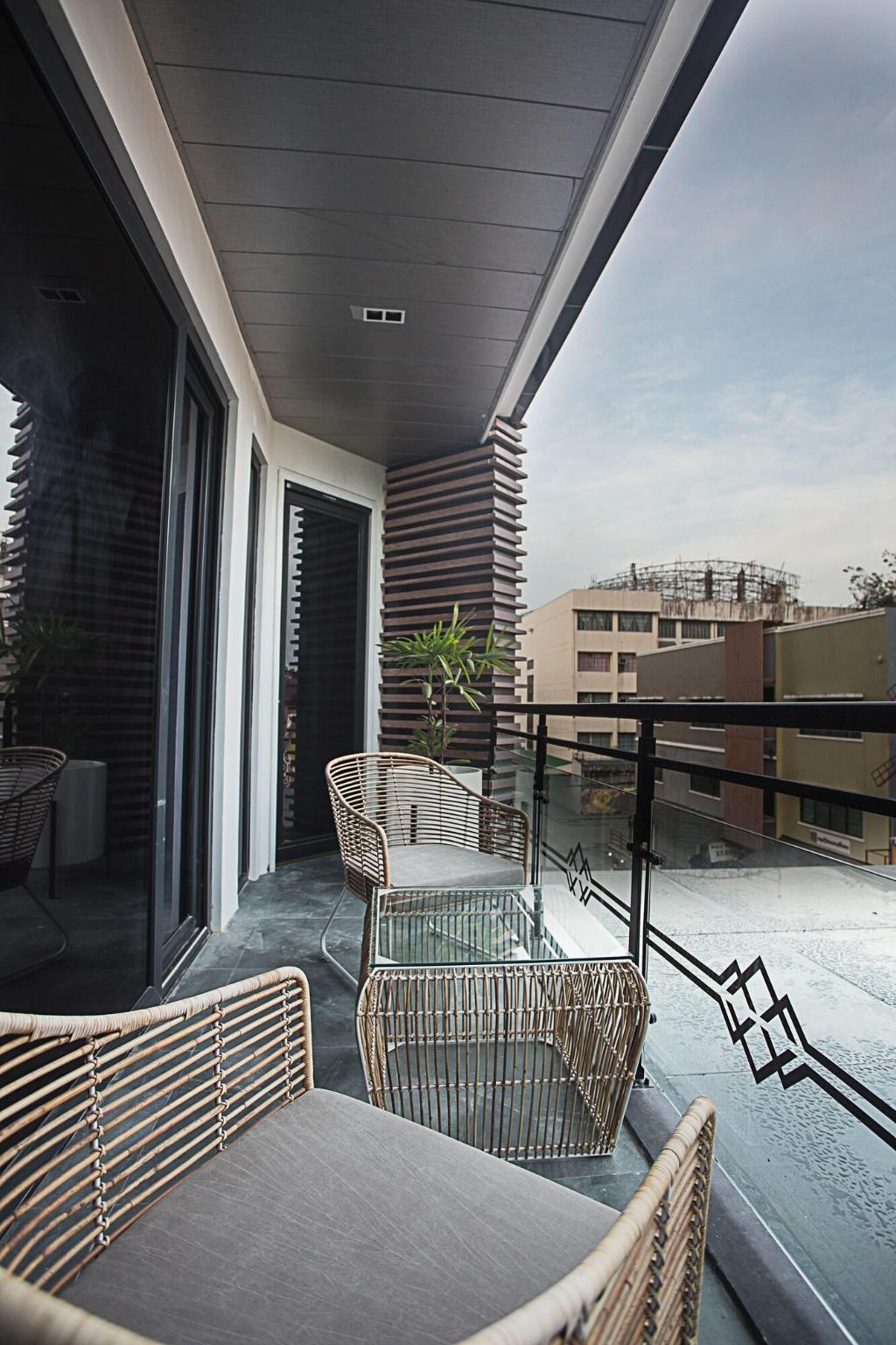 Stonehill Suites