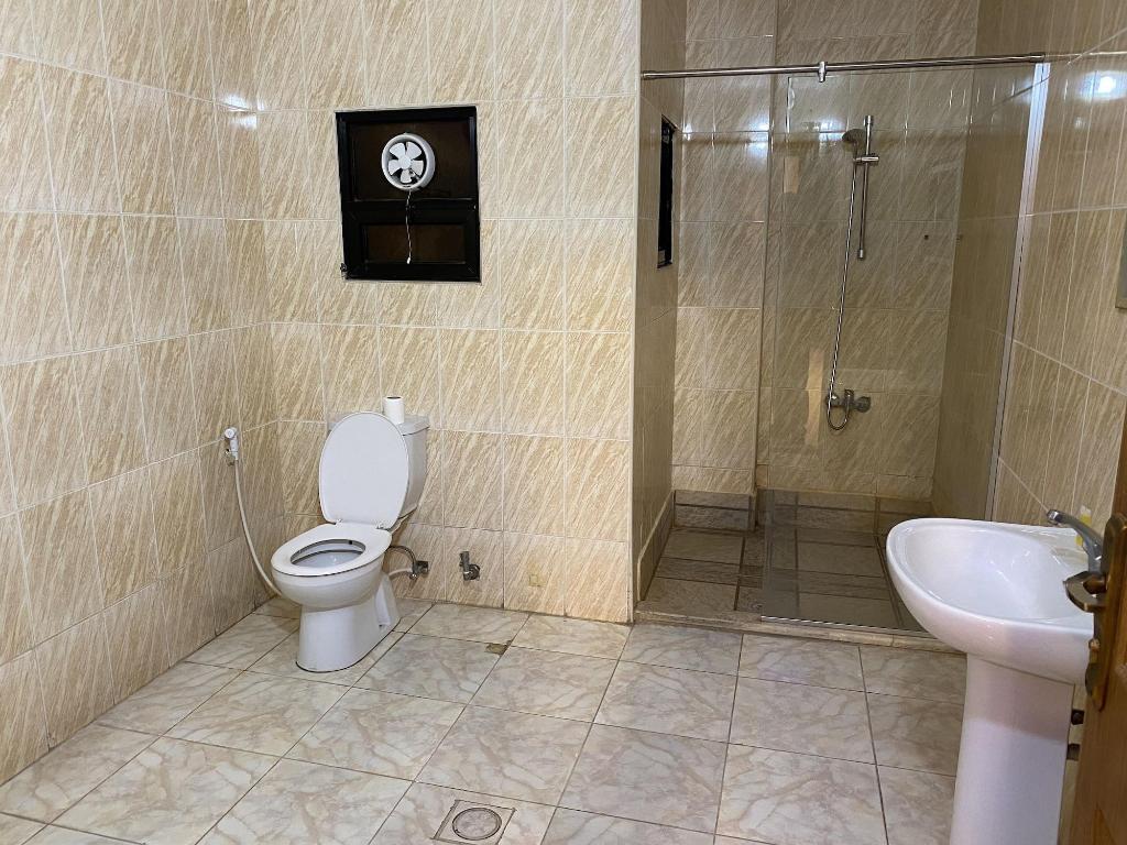 Sara Crown Hotel