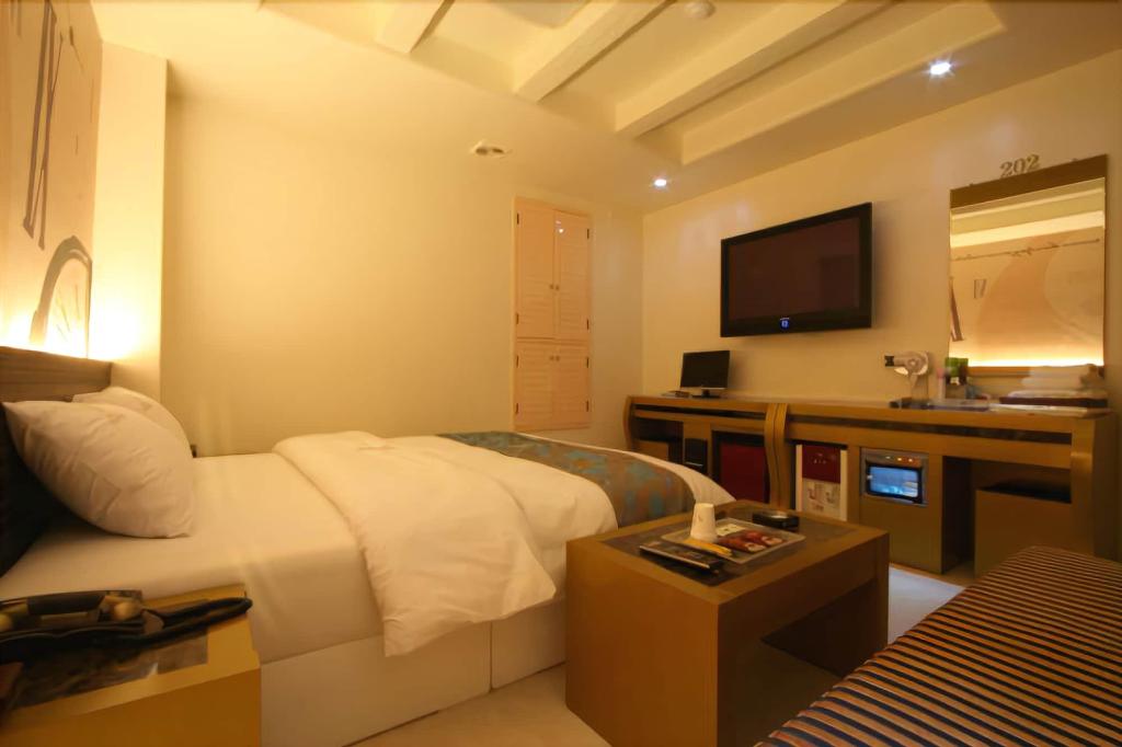 Cleopatra Hotel