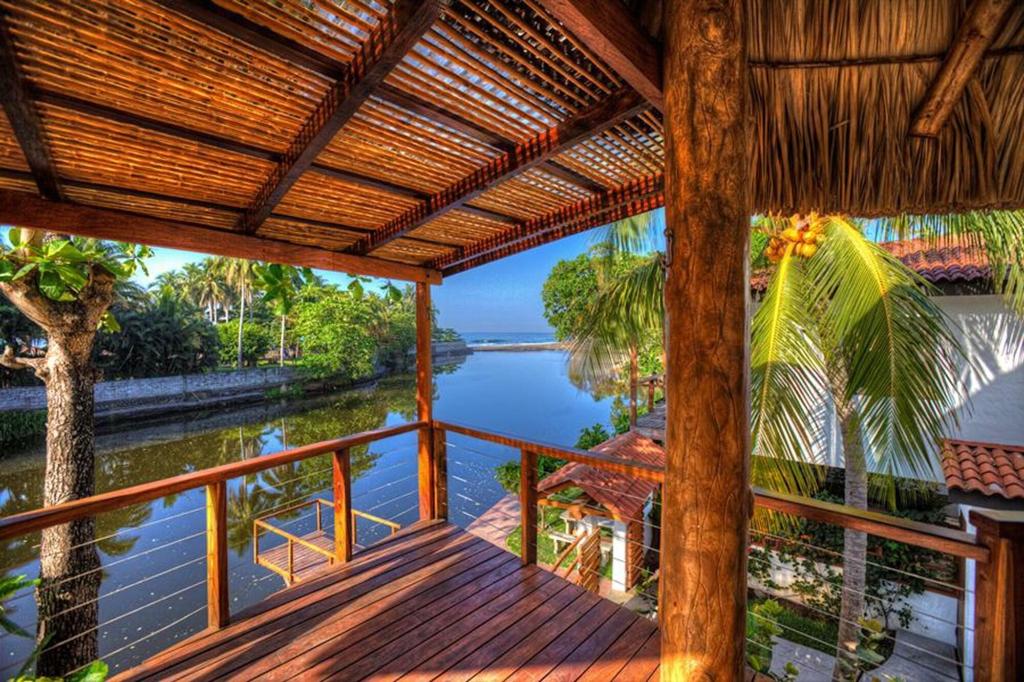 Boca Olas Resort Villas