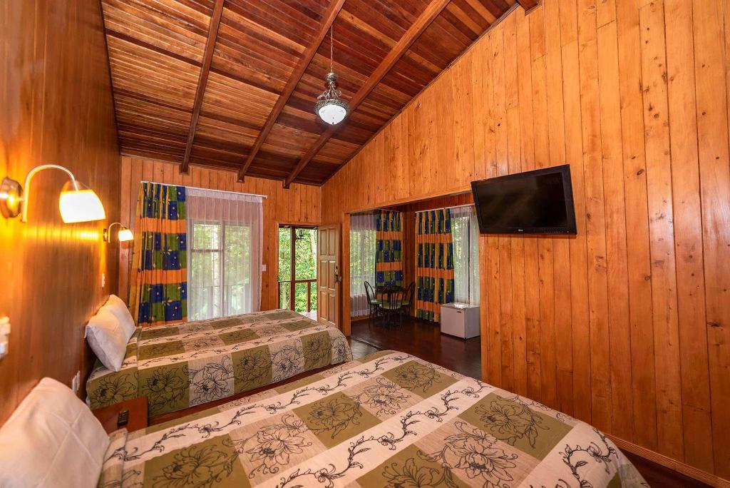 Jaguarundi Lodge
