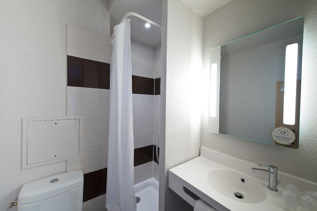 B&B HOTEL Pau Zénith