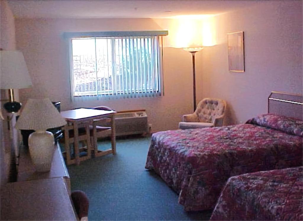 Timberland Inn & Suites
