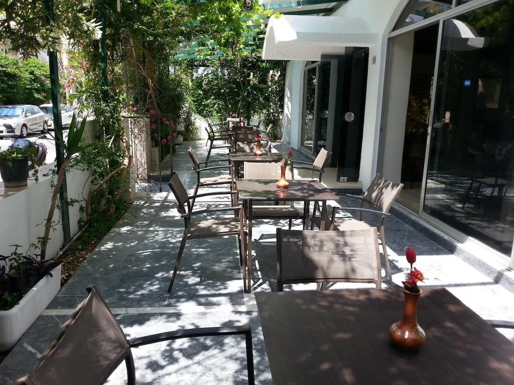 Karis Hotel