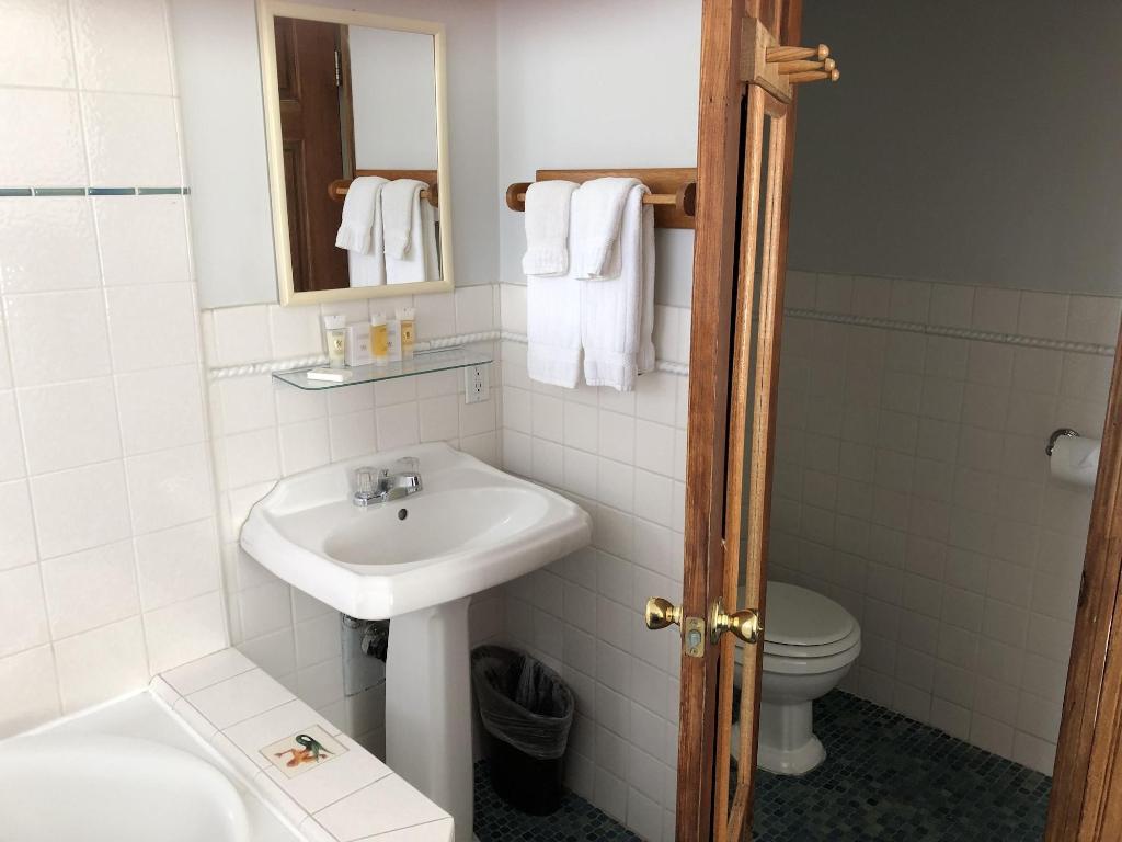 Seacrest Inn
