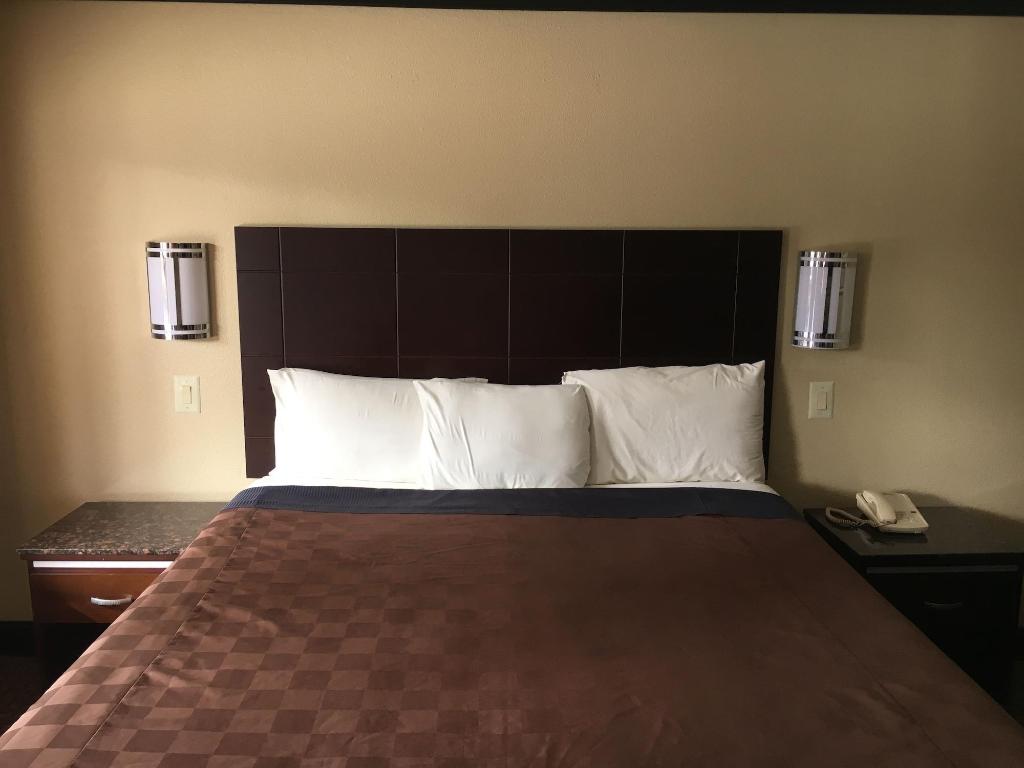 Del Amo Inn