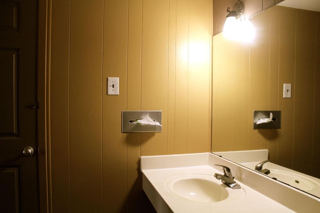 Executive Inn And Suites
