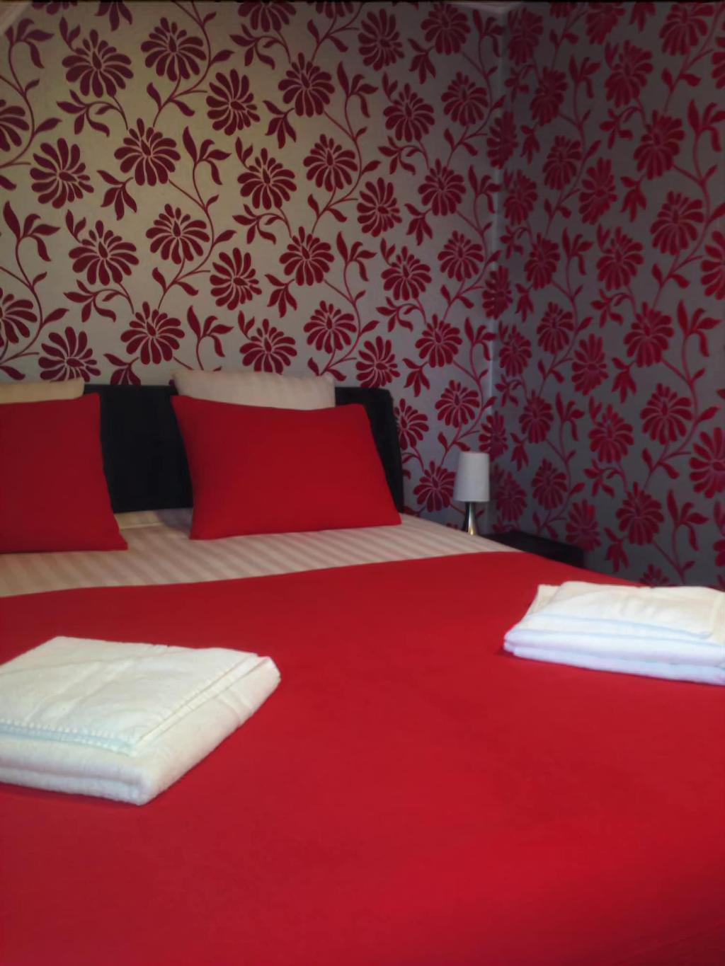 Alex Rooms
