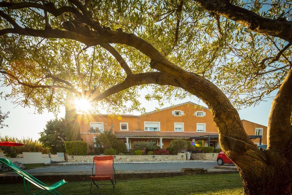 Hotel Le Saint Genies