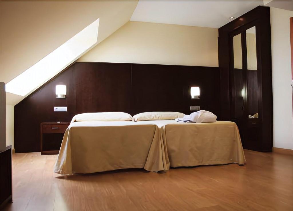 Hotel 44