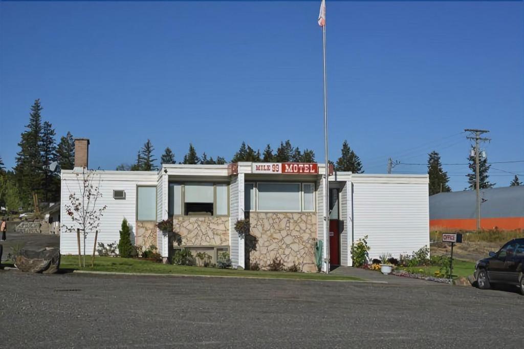 99 Mile Motel