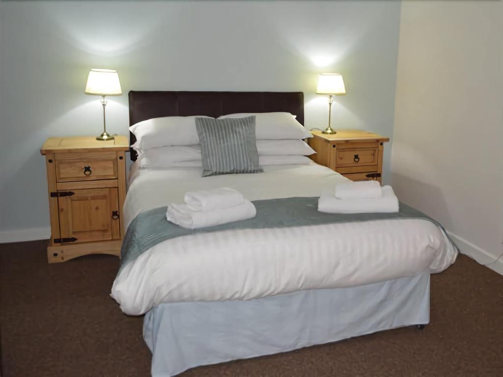 The Oaks Hotel