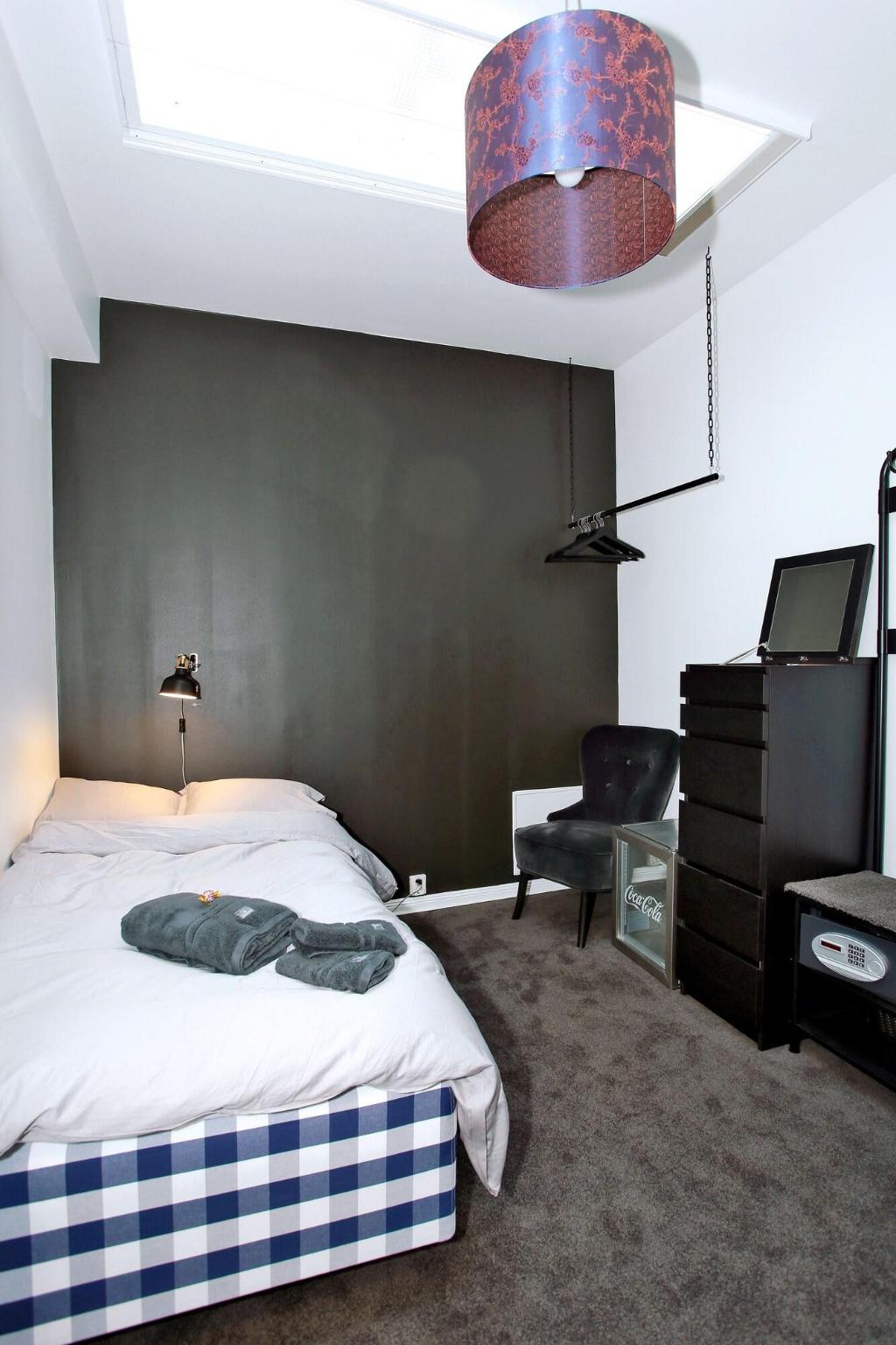 Eight Rooms